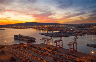 中美贸易战让人担忧 或殃及美国南加州两大港口及百万人生计