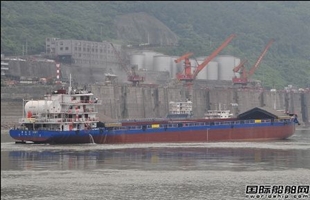 长江首艘纯LNG动力船“新长江26007”轮试航成功