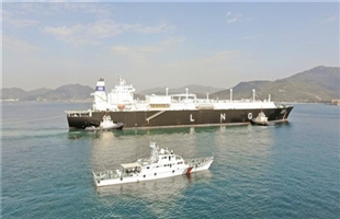 首艘国产LNG船“大鹏昊”抵深圳大鹏湾