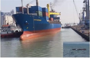 Gresik港两船相撞 8船员落水5人失踪